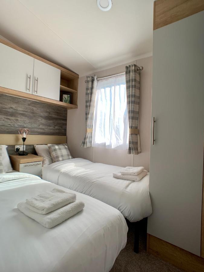 Rydal 13 Hotel Flookburgh Esterno foto