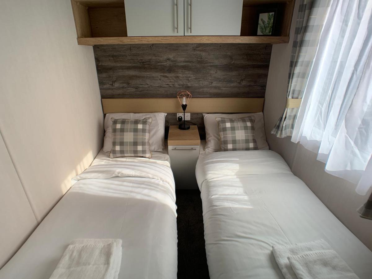 Rydal 13 Hotel Flookburgh Esterno foto